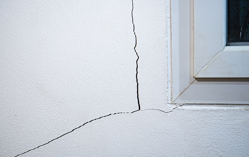 https://leocare.eu/fr/wp-content/uploads/2021/01/assurance-habitation-fissures-maison.jpg