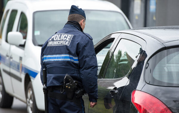 policier amende