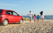 vacances famille voiture plage