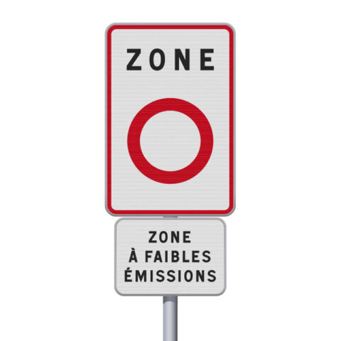 Les nouveaux panneaux de signalisation à connaître absolument en 2025