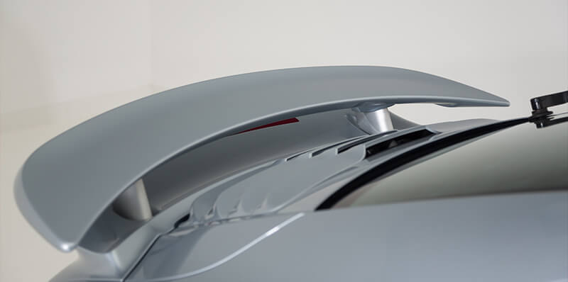 aileron voiture grise