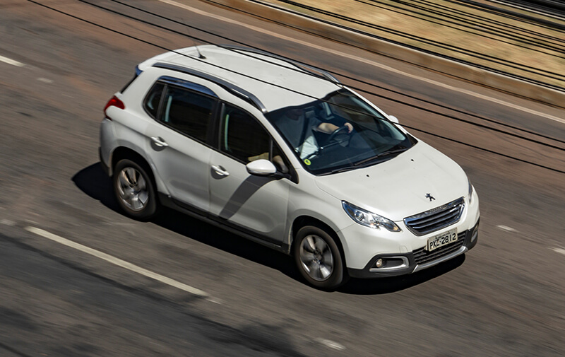 https://leocare.eu/fr/wp-content/uploads/2025/10/peugeot-2008.jpg