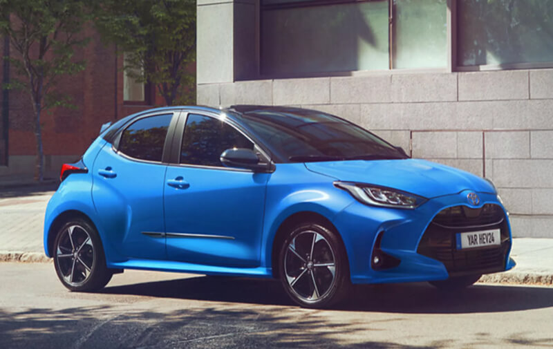 https://leocare.eu/fr/wp-content/uploads/2025/10/toyota-yaris.jpg