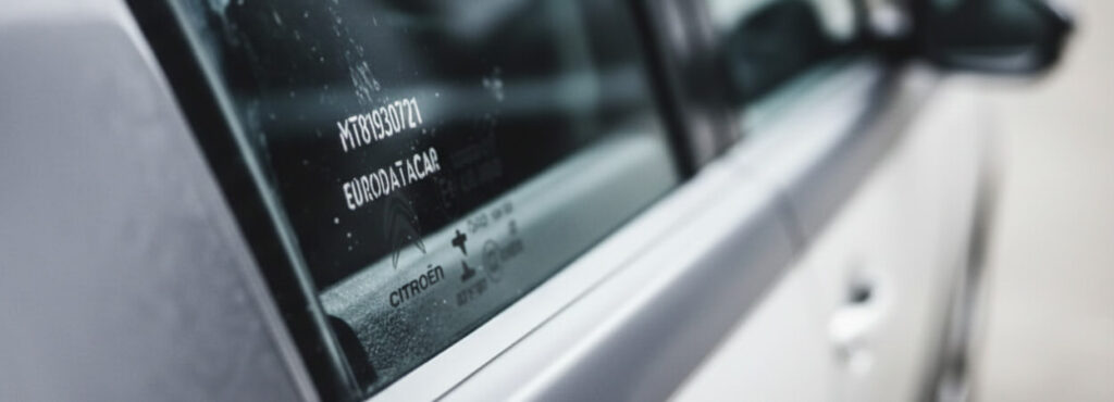 gravage vitre voiture