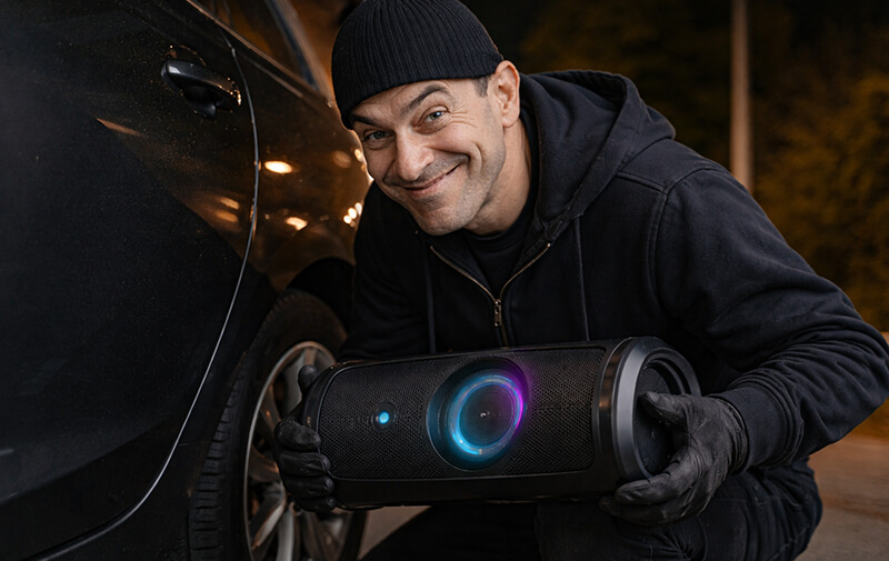 vol voiture enceinte bluetooth