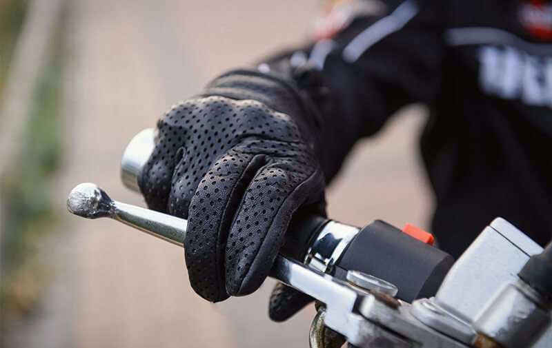 https://leocare.eu/fr/wp-content/uploads/2026/03/gant-motard.jpg