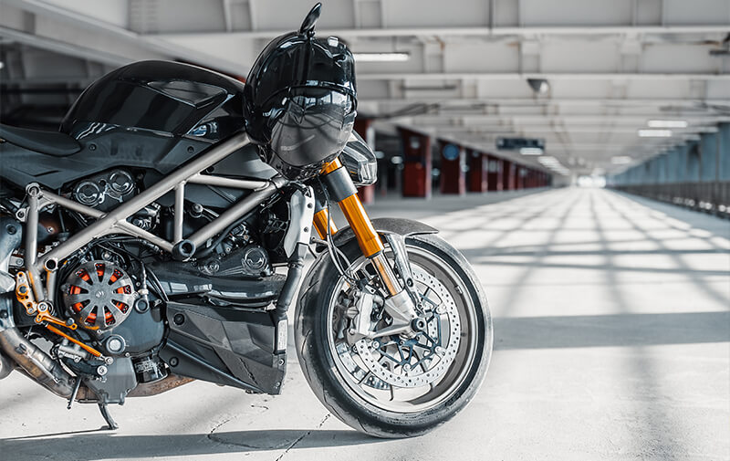 https://leocare.eu/fr/wp-content/uploads/2026/03/moto-sport-garage.jpg