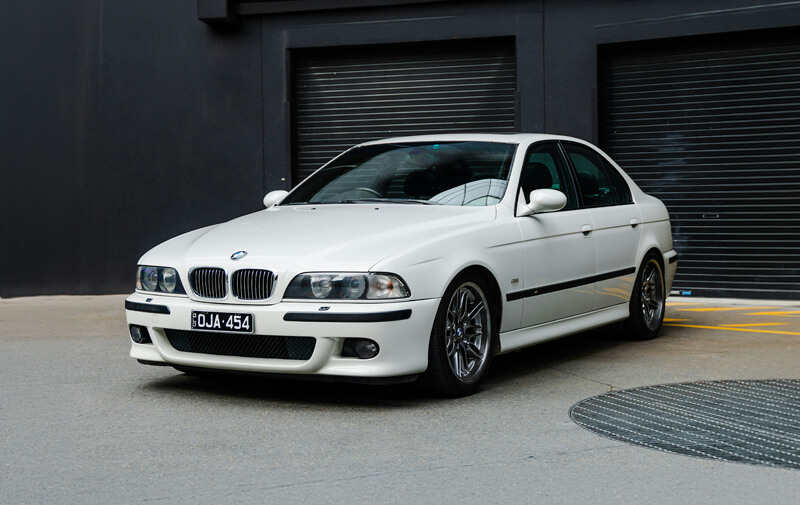 Assurance auto BMW 2000 : formules et tarifs